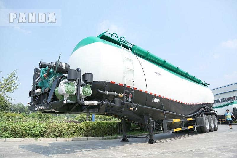 UAE-batch-cement-tanker Batch cement tanker fleet supplied for a UAE transport project