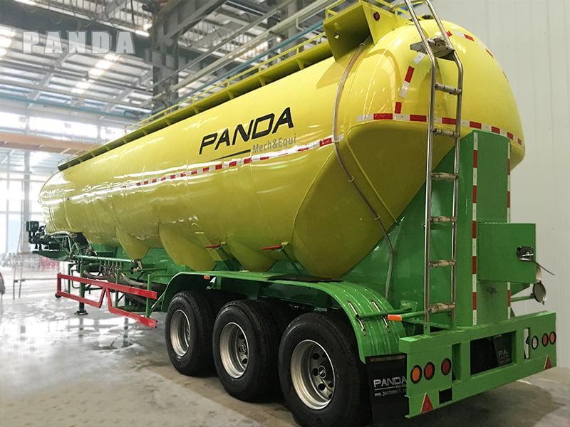 Rear access and ladder on Panda Mech flour tanker